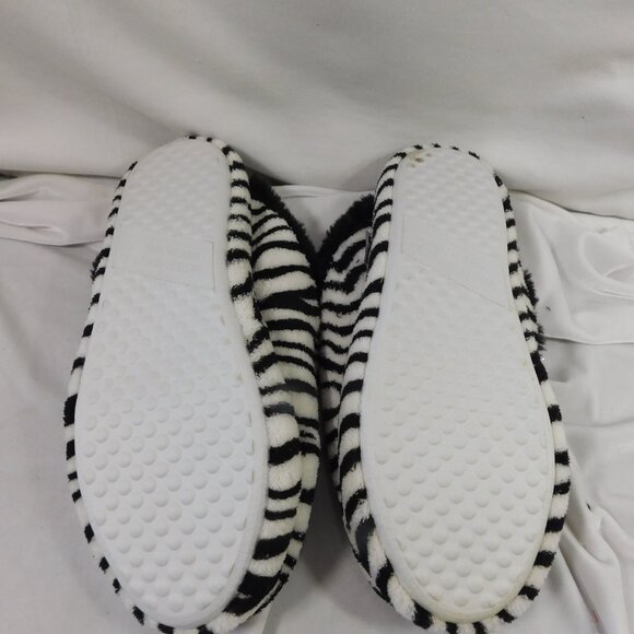 Ladies Dawg Slippers - Picture 3 of 3